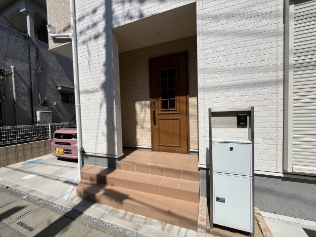 Sumai-toさいたま市岩槻区宮町のエントランス|ゆとりのあるエントランスです