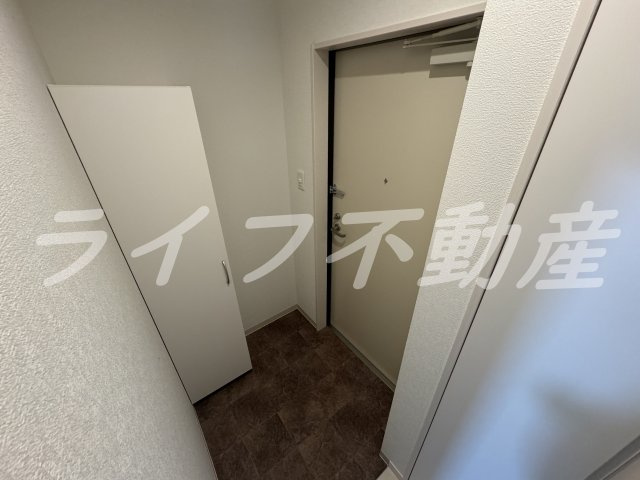 F asecia AMUZⅡの玄関|明るい玄関です