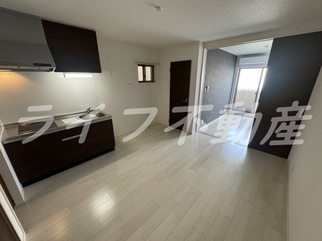 F asecia AMUZⅡの居間・リビング|ゆったりとした居間です