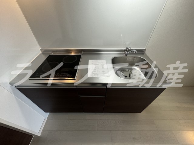 F asecia AMUZⅡのキッチン|コンパクトなキッチンで掃除もラクラク