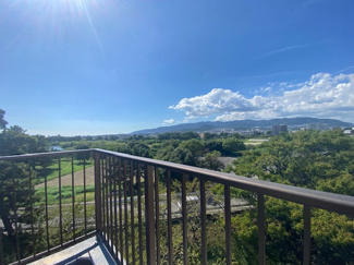 【展望】 | バルコニーからの眺望です♪緑がいっぱいの眺望で心も体も癒されますね(^^)