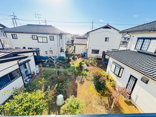 流山市こうのす台新築戸建【江戸川台小学校：7分】の展望|バルコニーより南側眺望・南側隣地庭スペースにつき日当たり良好♪