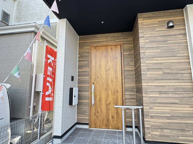 流山市こうのす台新築戸建【江戸川台小学校：7分】のエントランス|エントランス・玄関ポーチ