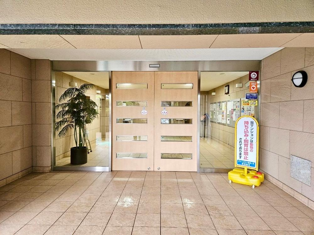 グリーンタウン香里ヶ丘B棟のエントランス|エントランス■物件内覧・資金計画相談・住宅ローン相談、リフォーム相談、お問合せ受付中■
※当日・翌日のご内覧、ご相談はお電話でのお問合せがスムーズです！