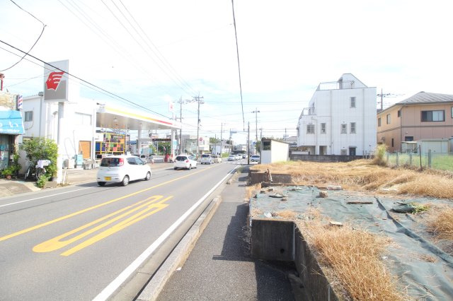 狭山市富士見1丁目　建築条件なし売地　西武新宿線『狭山市駅』徒歩11分　【富士見小学区】の前面道路含む現地写真