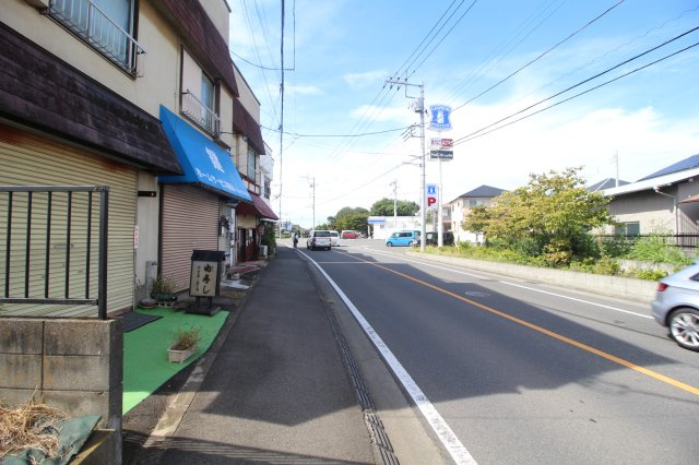 狭山市富士見1丁目　建築条件なし売地　西武新宿線『狭山市駅』徒歩11分　【富士見小学区】の前面道路含む現地写真