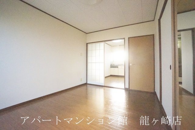 パークヒルズの洋室