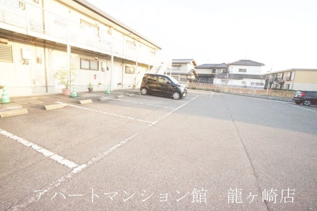 パークヒルズの駐車場