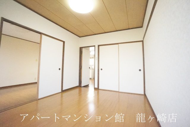 パークヒルズの洋室