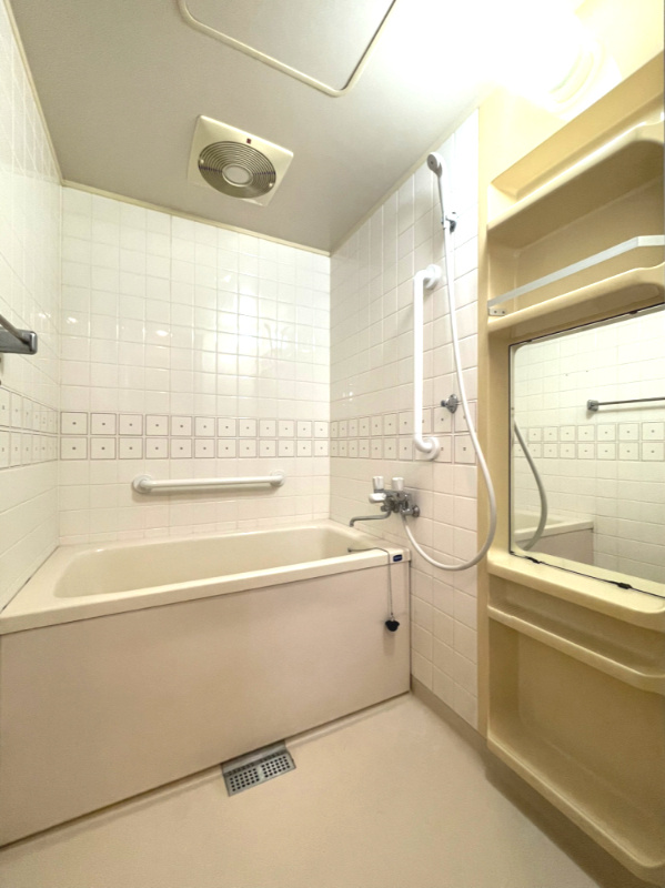 サーパス浜ノ町の浴室