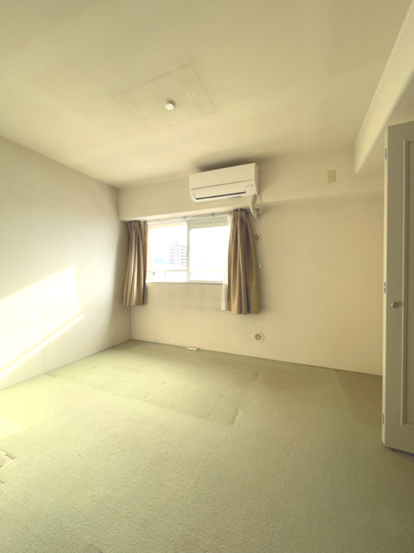 サーパス浜ノ町の洋室