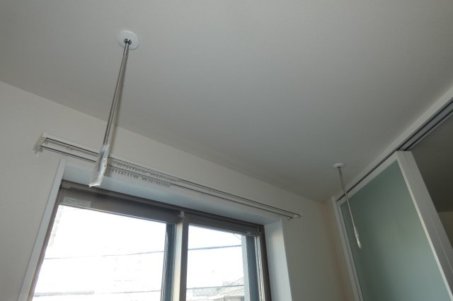 【設備】 | 室内干しできるホスクリーン付き。