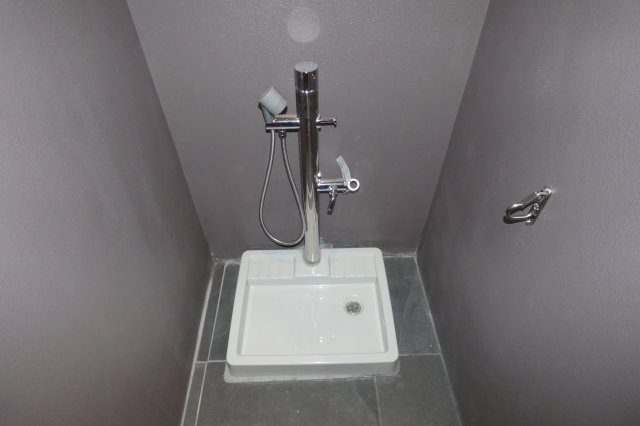 【洗面所】 | 嬉しいペットの足洗い場。