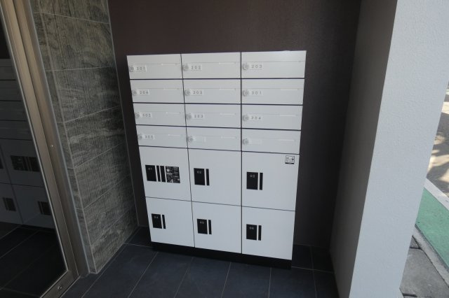 【その他共用部分】 | ご不在時でもお荷物を受け取れる宅配ボックス完備。