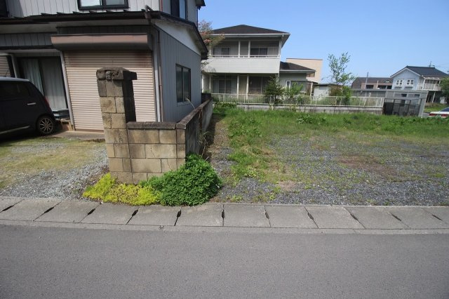 栃木市平井町の外観|西側との境界部分（2023年4月撮影）