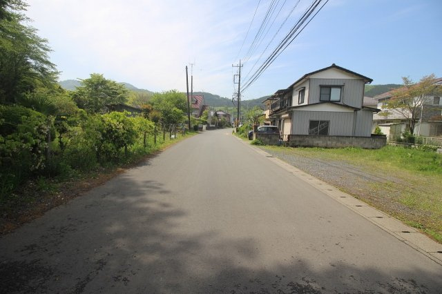 栃木市平井町の前面道路含む現地写真|南側より（2023年4月撮影）