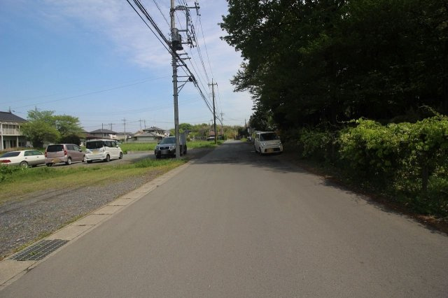 栃木市平井町の前面道路含む現地写真|南側より（2023年4月撮影）