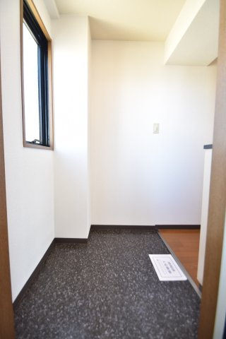 大阪市都島区東野田町４丁目の賃貸マンションの玄関