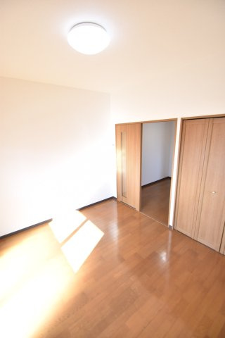 大阪市都島区東野田町４丁目の賃貸マンションの洋室