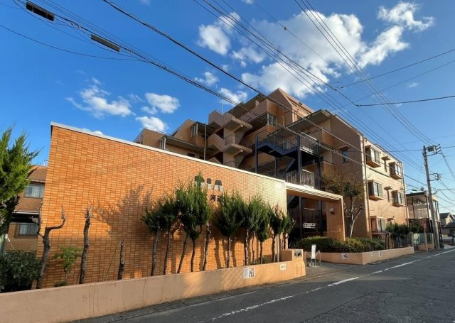 青梅市野上町４丁目の中古マンションの外観