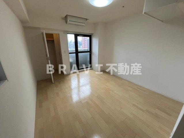 HS梅田EAST　BRAVI不動産の居間・リビング|【HS梅田EAST】こちらの居間で趣味の時間をお楽しみください