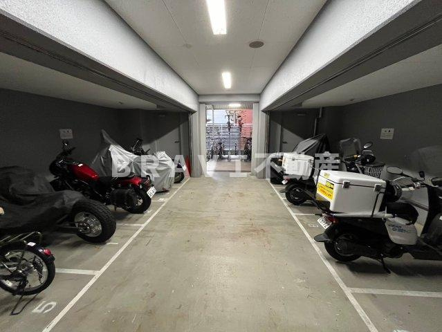 HS梅田EAST　BRAVI不動産のその他共用部分|【HS梅田EAST】バイク置き場です
