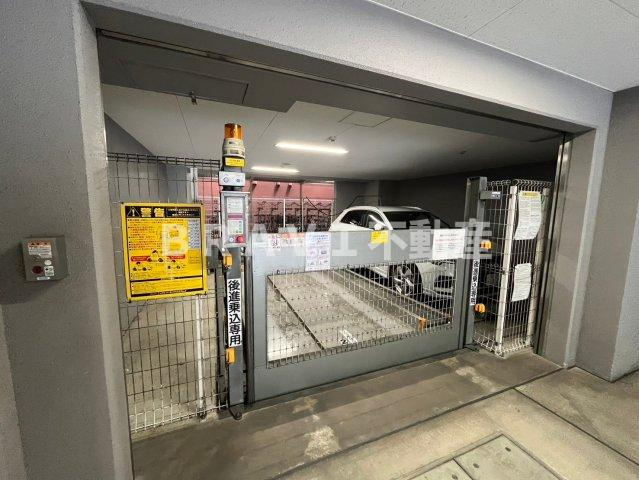 HS梅田EAST　BRAVI不動産の駐車場|【HS梅田EAST】車をお持ちの方に嬉しい駐車場付きの物件です