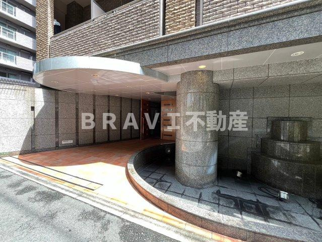 エステムコート梅田東アクアパレス　BRAVI不動産のエントランス|【エステムコート梅田東アクアパレス】ゆとりのあるエントランスです