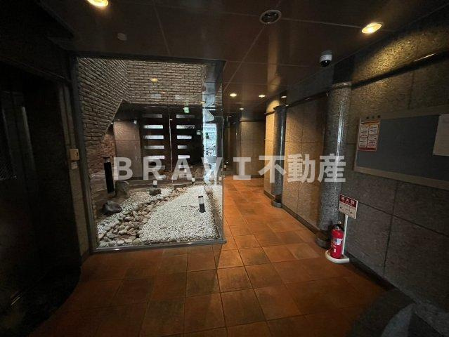 エステムコート梅田東アクアパレス　BRAVI不動産のロビー|【エステムコート梅田東アクアパレス】毎日通るロビーはこのようになっています