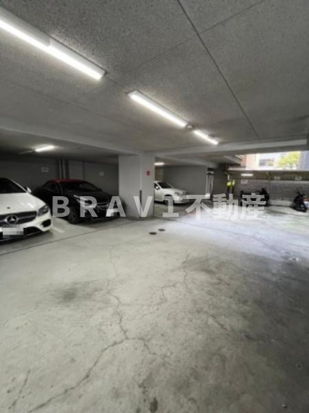 エステムコート梅田東アクアパレス　BRAVI不動産の駐車場|【エステムコート梅田東アクアパレス】