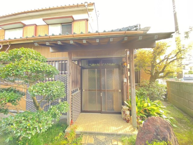 板屋町貸店舗の玄関