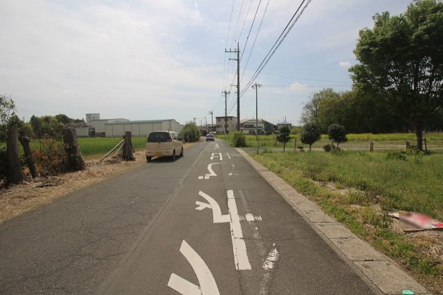 野木町若林の前面道路含む現地写真|東側道路（2023年4月撮影）