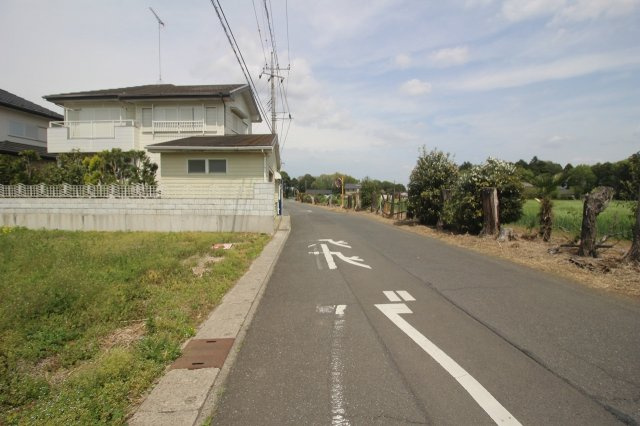 野木町若林の前面道路含む現地写真|東側道路（2023年4月撮影）