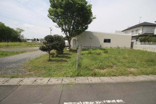 野木町若林の外観|南側との境界部分（2023年4月撮影）