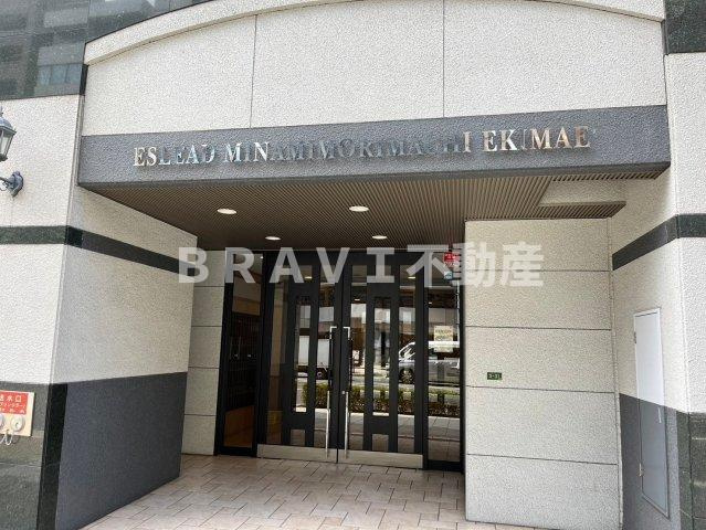 エスリード南森町駅前　BRAVI不動産のエントランス|【エスリード南森町駅前】ゆとりのあるエントランスです