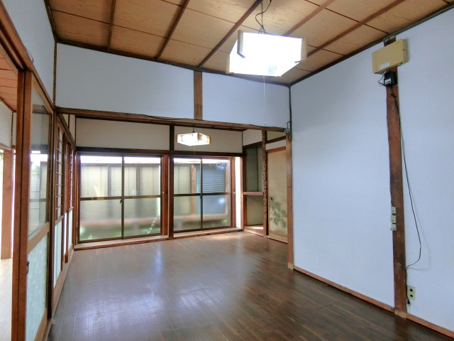 大網戸建の洋室