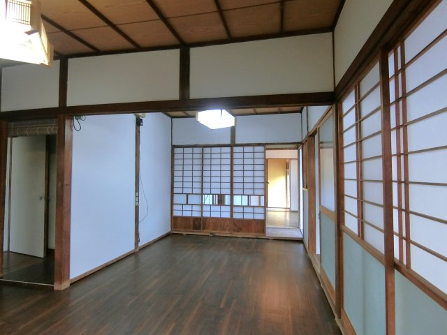 大網戸建の洋室