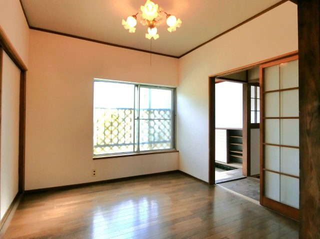 大網戸建の居間・リビング