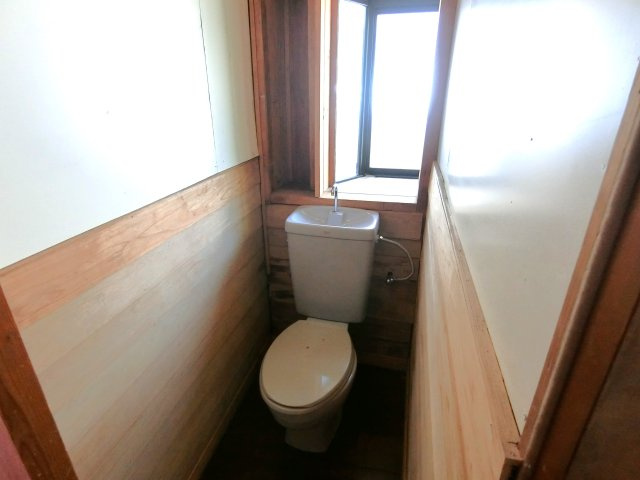 大網戸建のトイレ