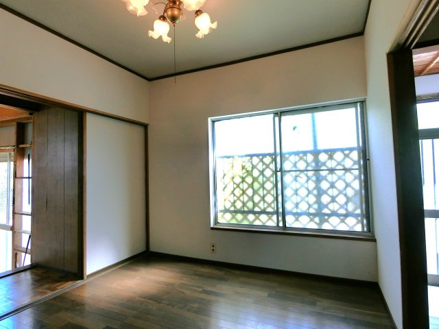 大網戸建の洋室