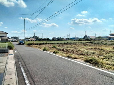 【周辺】 | 太田市粕川町　売地　４区画 | 広めの前面道路です！