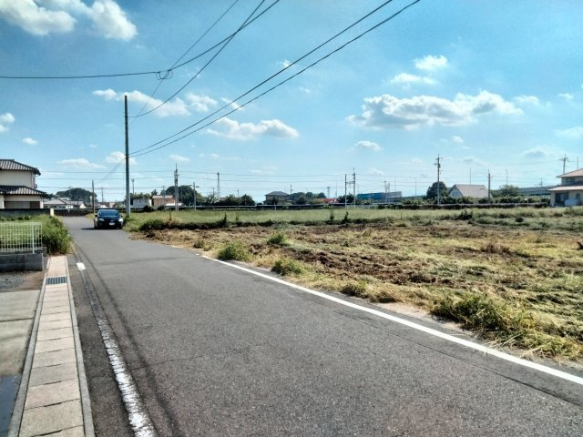【周辺】 | 太田市粕川町　売地　４区画 | 広めの前面道路です！