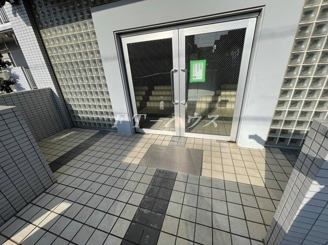 第五メゾン相葉コーポのエントランス