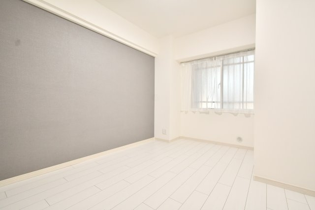 パーク上尾壱番館の洋室|難しいイメージの住宅ローンは経験スタッフが丁寧にお手伝いしますのでご安心下さい♪「家を買って終わり」ではなく、「買ってからがスタート」と考え、一人ひとりにあった資金計画やプランをご提案致します！