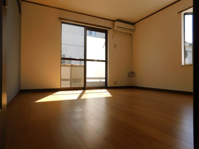 【居間・リビング】 | ひまわり壱番館・弐番館Ⅱ | 別号室の写真になります。現況優先。
