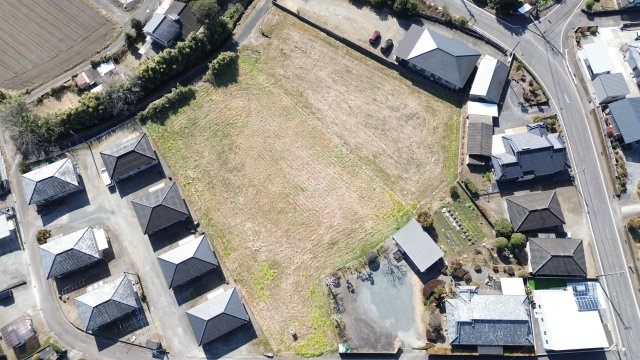 都城市高城町桜木の売地の前面道路含む現地写真