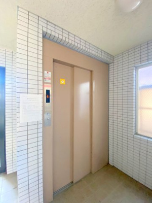 【その他共用部分】 | 三篠北パークマンション | エレベーター付きですので、荷物が多くても困りません！