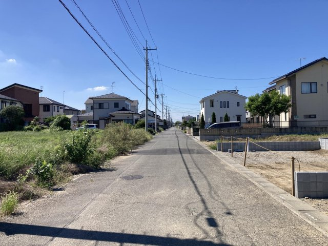 BLOOMING GARDEN　熊谷市別府4丁目の前面道路含む現地写真