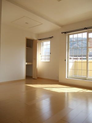 【居間・リビング】 | フィレガロ | こちらのリビングで趣味の時間をお楽しみください