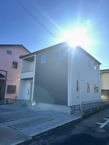 玉村町8期（全1棟）1号棟の前面道路含む現地写真